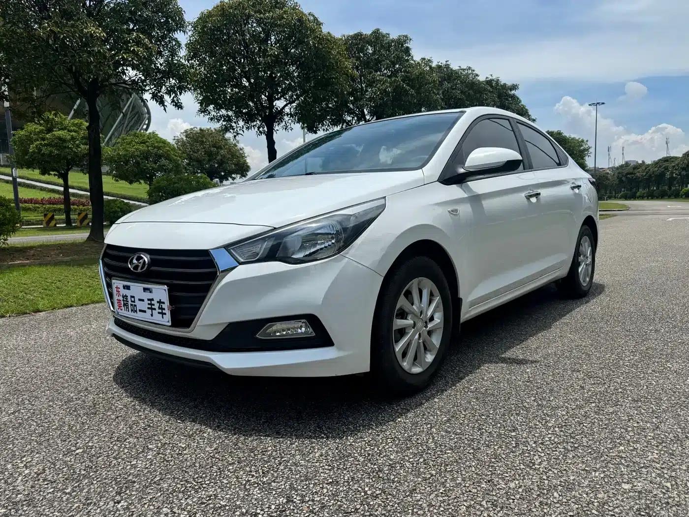 2016 Hyundai Verna 1.4L Manual GLS Cool Edition — миниатюра 3