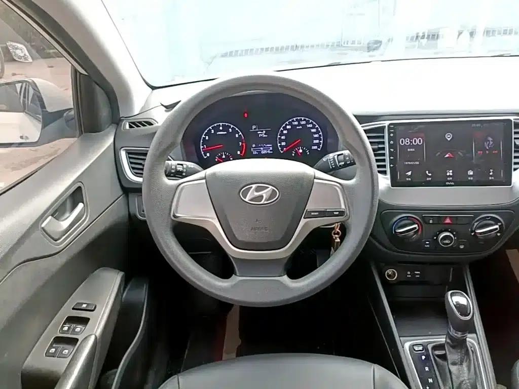 2017 Hyundai Verna RV 1.4L Automatic GLS (National V Emission Standard) — миниатюра 11