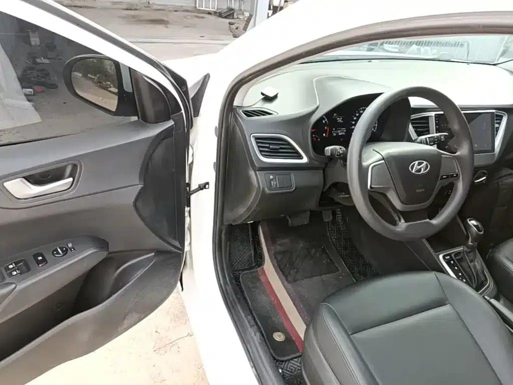2017 Hyundai Verna RV 1.4L Automatic GLS (National V Emission Standard) — миниатюра 16