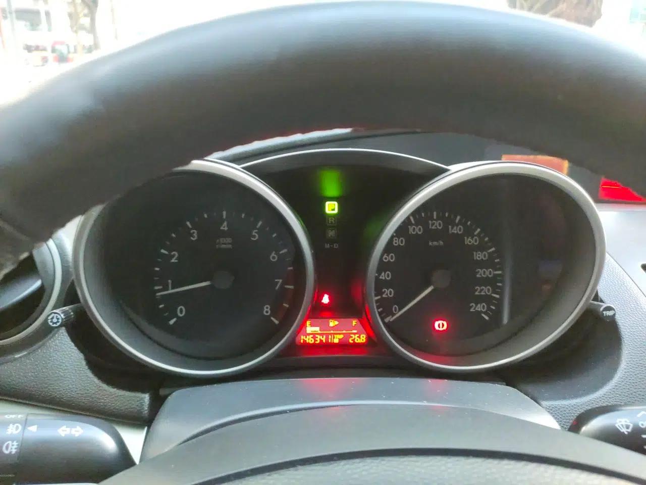 Mazda 3 2011 Sedan 1.6L Automatic Elite Model — миниатюра 11