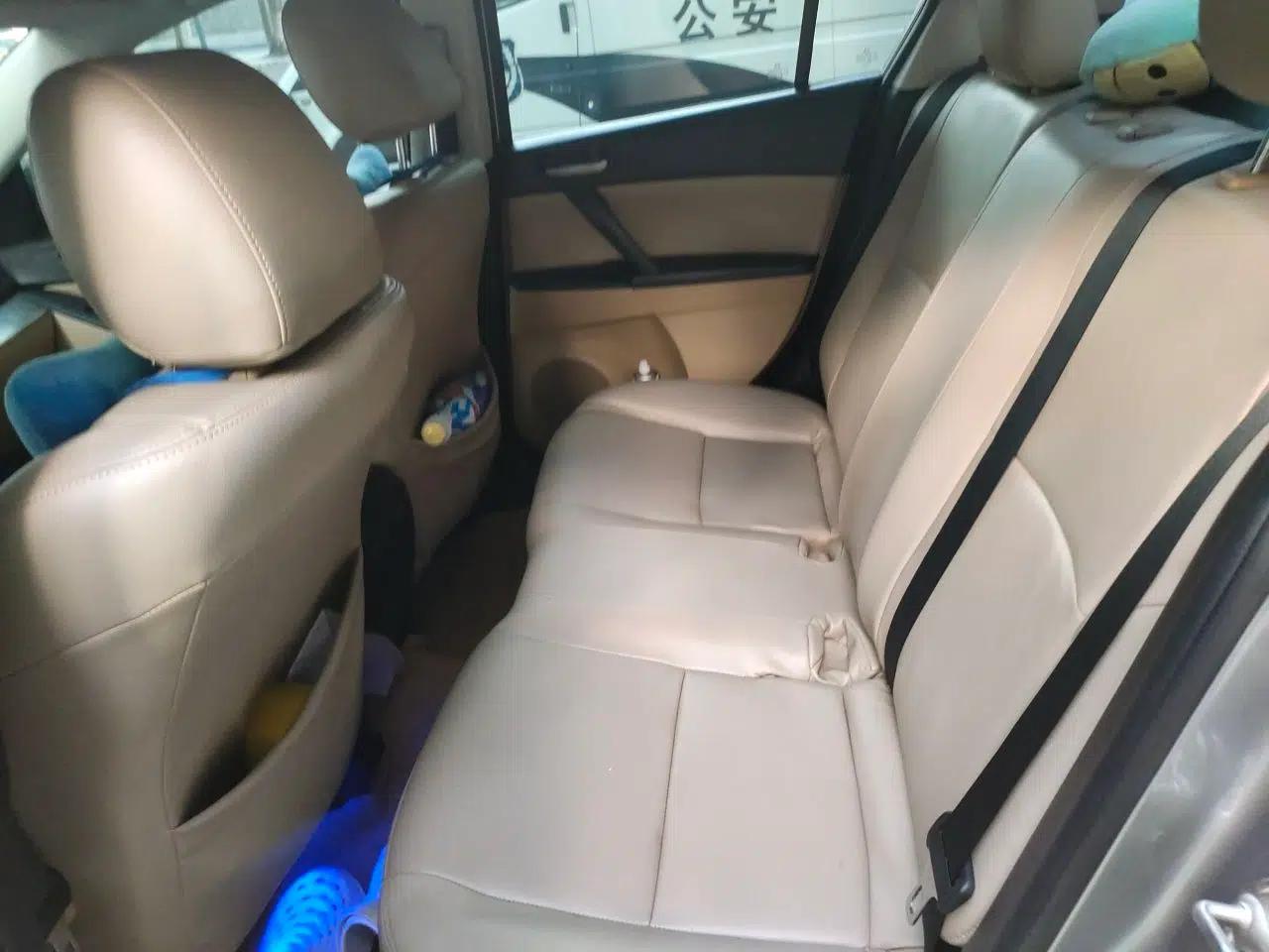 Mazda 3 2011 Sedan 1.6L Automatic Elite Model — миниатюра 17