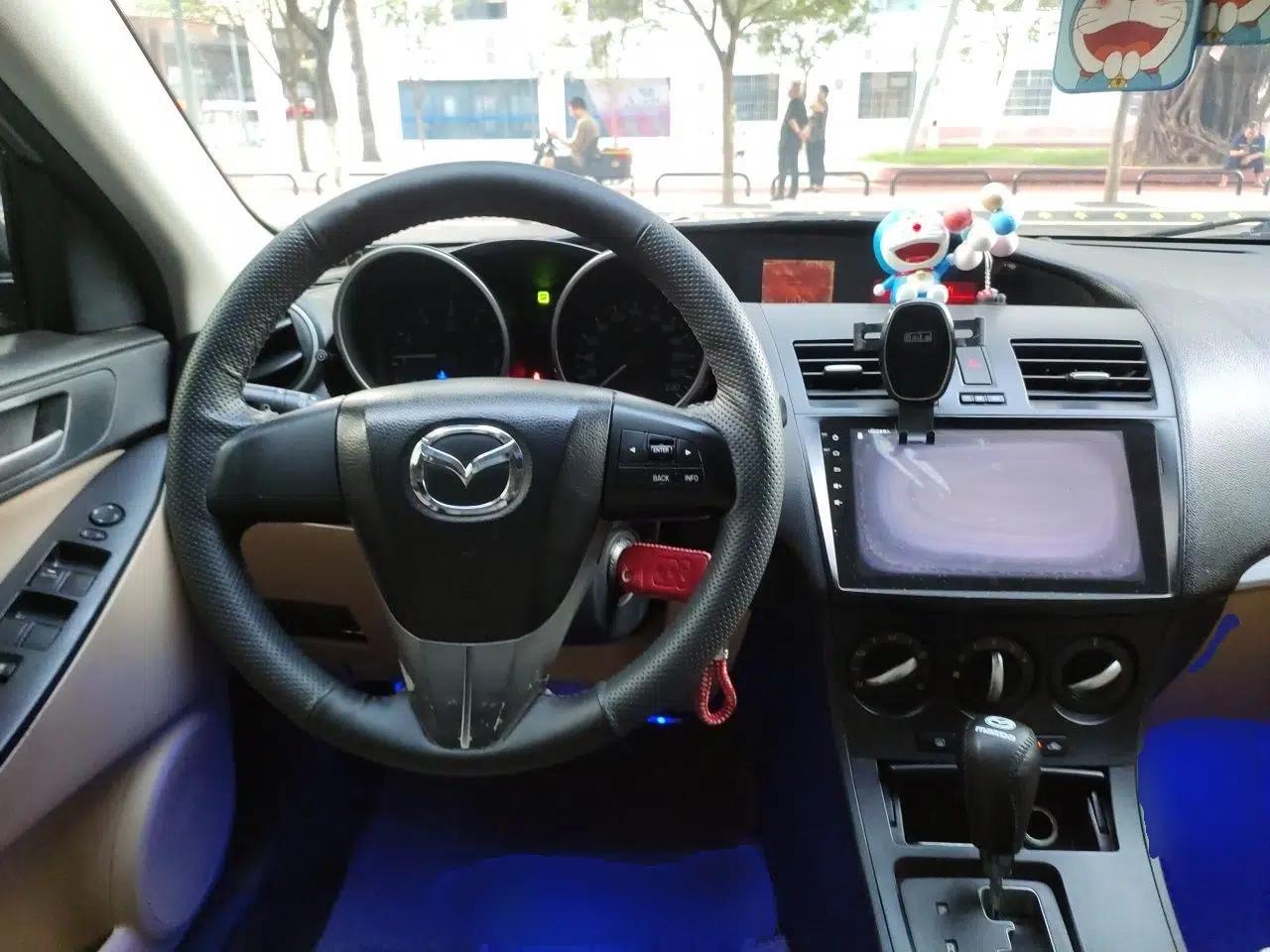 Mazda 3 2011 Sedan 1.6L Automatic Elite Model — миниатюра 9