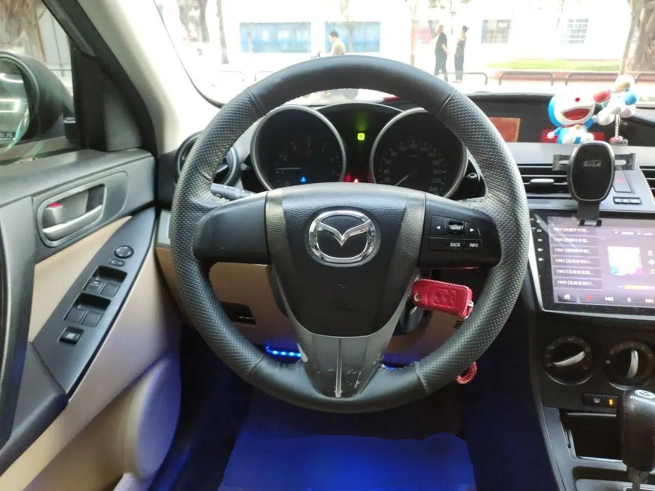 Mazda 3 2011 Sedan 1.6L Automatic Elite Model — миниатюра 10