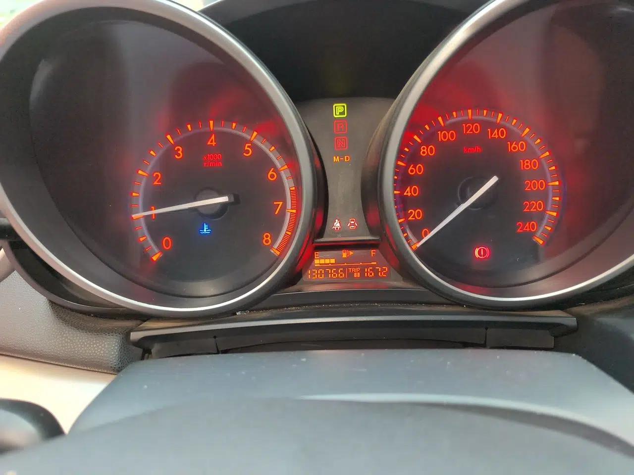 Mazda 3 2011 Sedan 2.0L Automatic Luxury Model — миниатюра 11