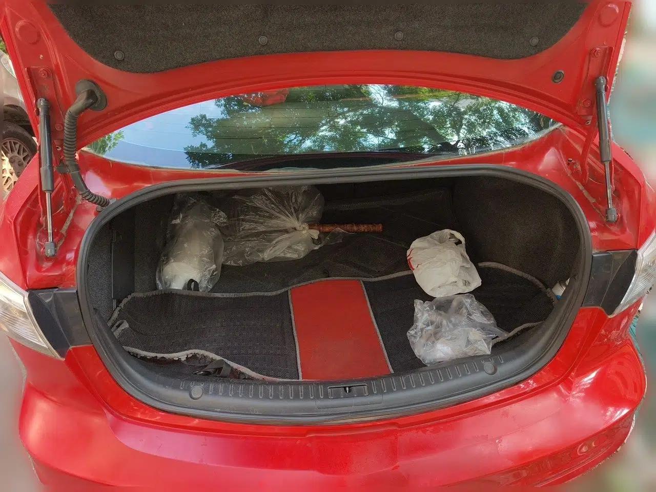 Mazda 3 2011 Sedan 2.0L Automatic Luxury Model — миниатюра 19