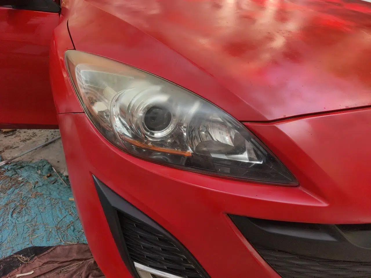 Mazda 3 2011 Sedan 2.0L Automatic Luxury Model — миниатюра 7