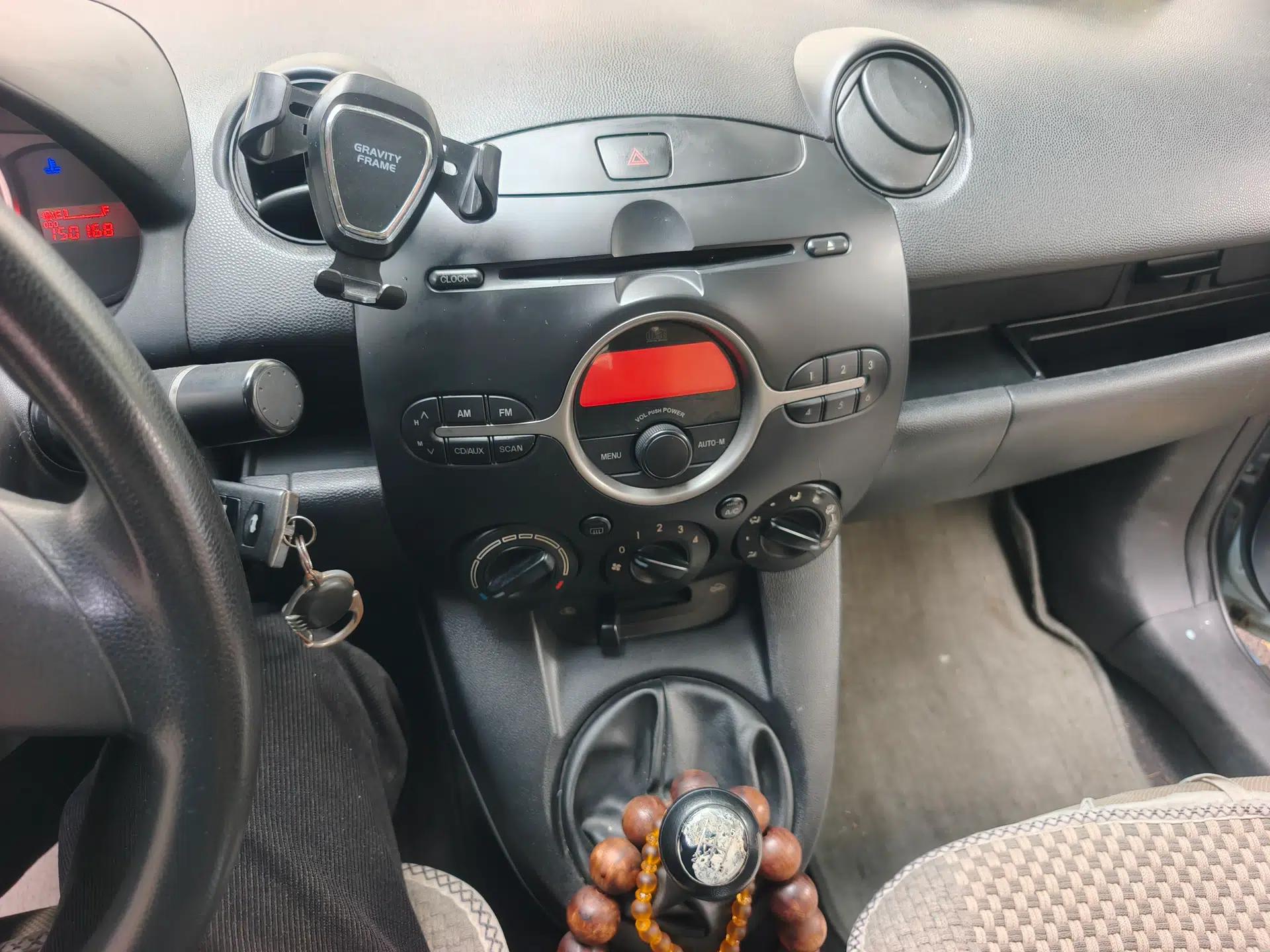 Mazda 2 2008 1.3L Manual Standard Edition — миниатюра 13