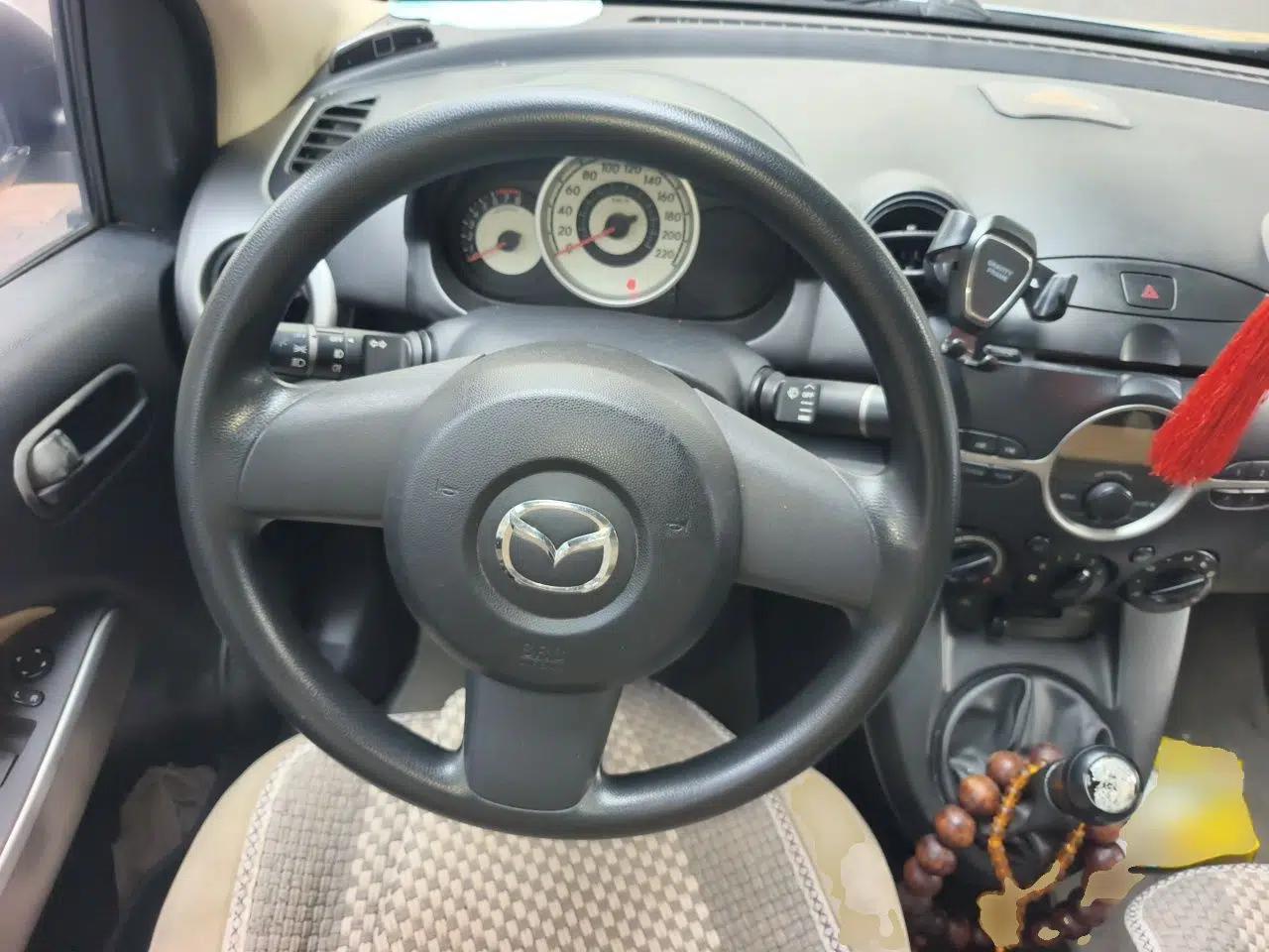 Mazda 2 2008 1.3L Manual Standard Edition — миниатюра 10