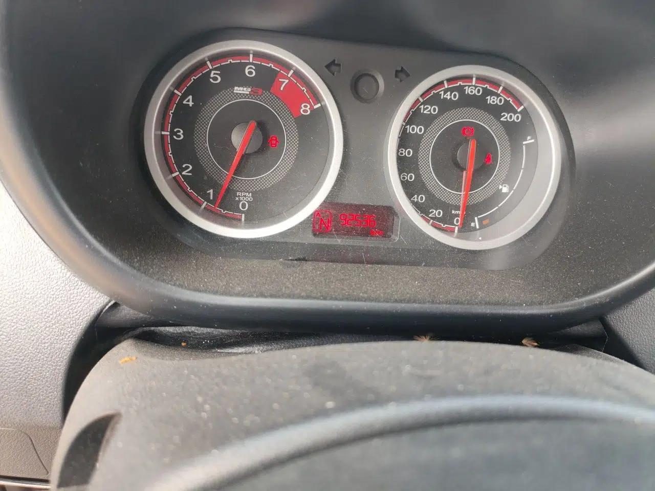 MG 3 2014 1.5L AMT Elite Edition — миниатюра 12