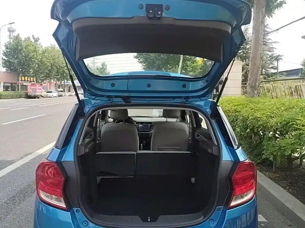 Chevrolet Aveo RV 2016 1.5L Automatic Comfortline Edition — миниатюра 19