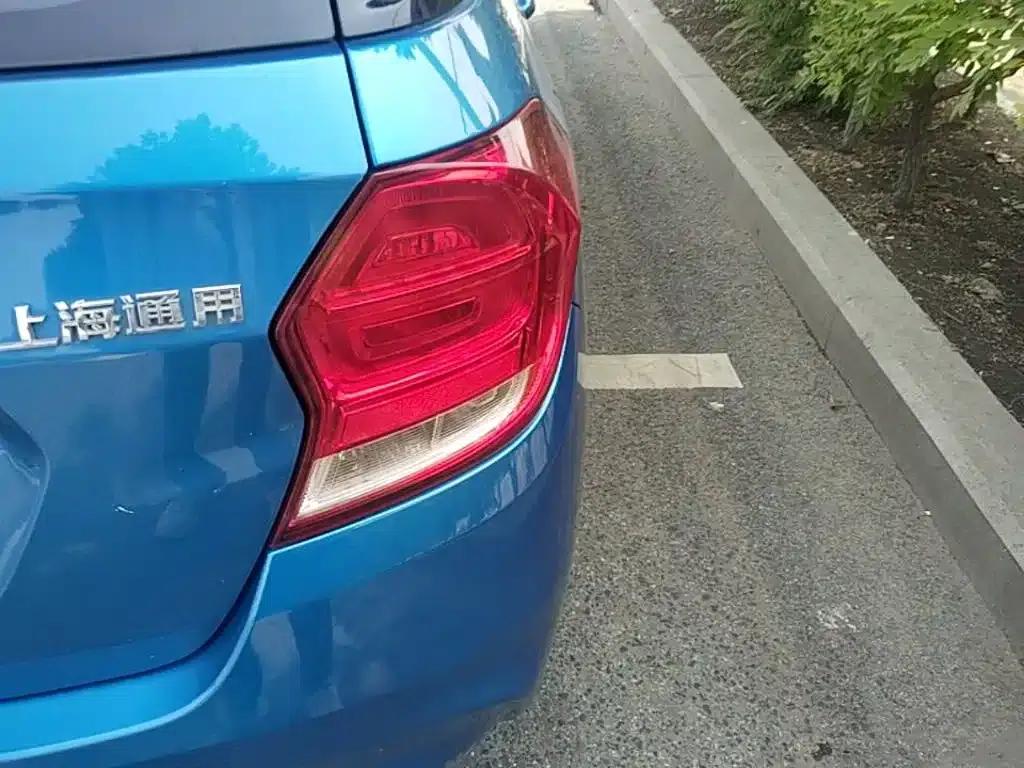 Chevrolet Aveo RV 2016 1.5L Automatic Comfortline Edition — миниатюра 8