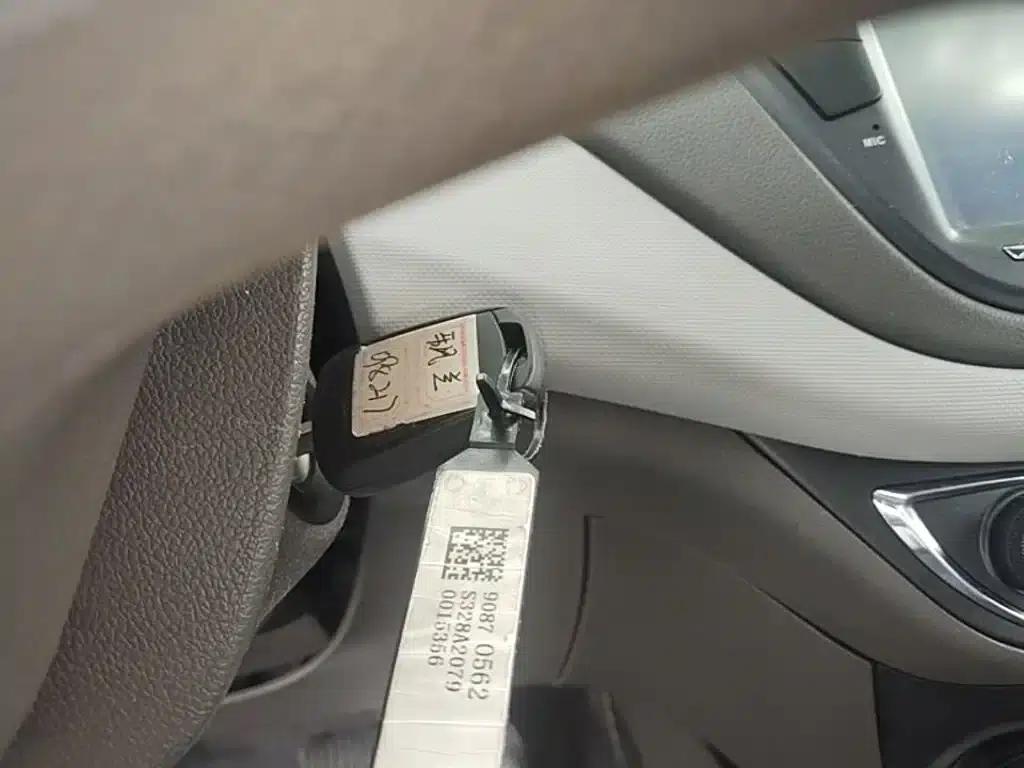 Chevrolet Aveo RV 2016 1.5L Automatic Comfortline Edition — миниатюра 9