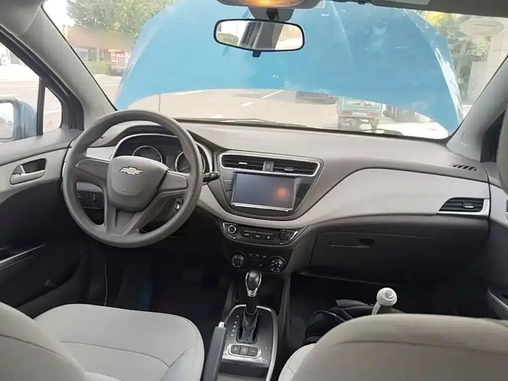 Chevrolet Aveo RV 2016 1.5L Automatic Comfortline Edition — миниатюра 10