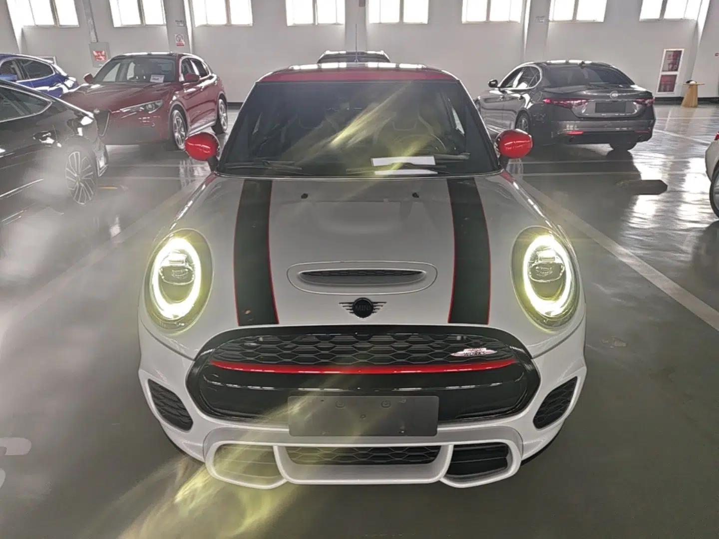 MINI JCW 2021 2.0T JOHN COOPER WORKS — миниатюра 2