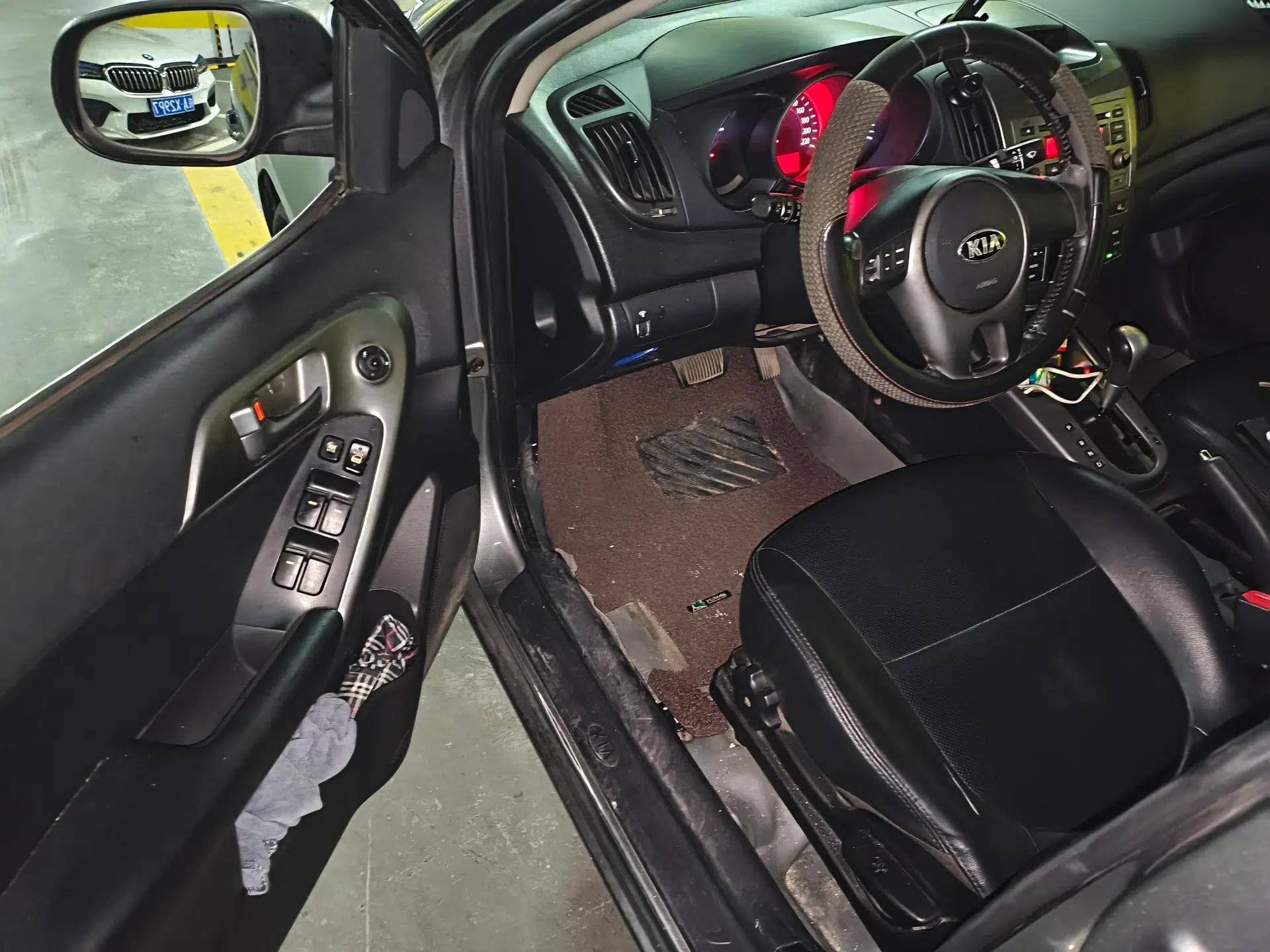 Kia Forte 2012 1.6L AT GLS Commemorative Edition — миниатюра 16