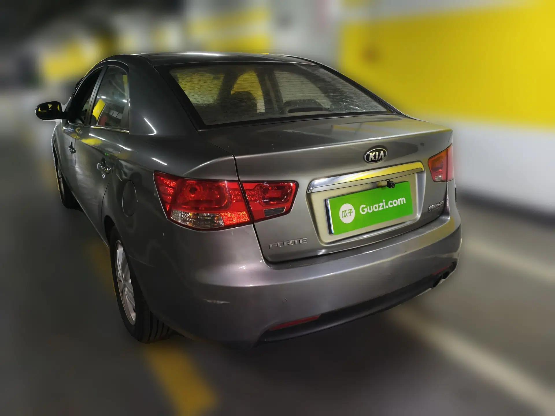 Kia Forte 2012 1.6L AT GLS Commemorative Edition — миниатюра 4