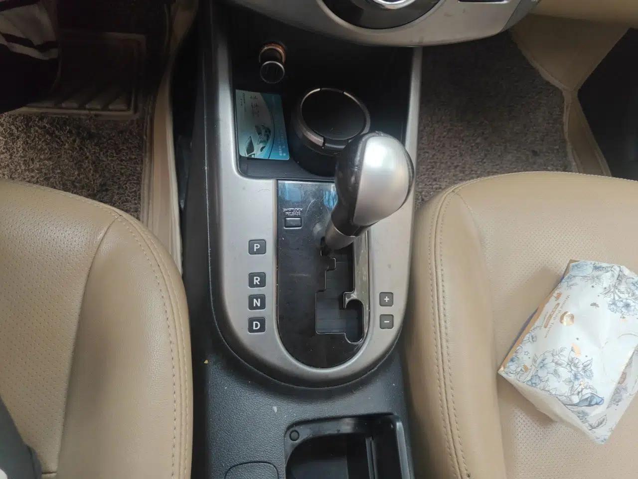 Kia Forte 2011 1.6L AT Premium — миниатюра 14
