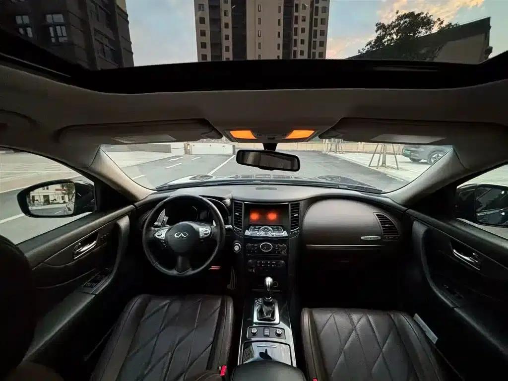 Infiniti QX70 2013 3.7L Super Edition — миниатюра 4