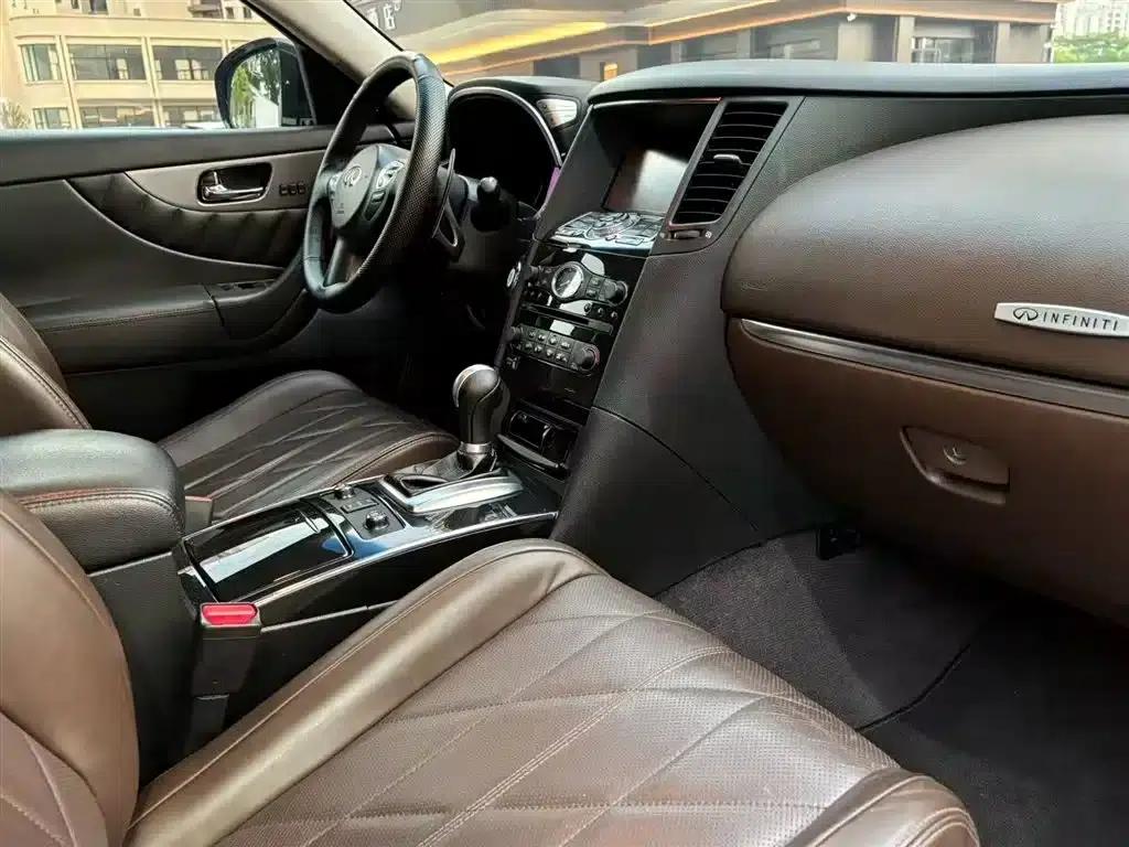 Infiniti QX70 2013 3.7L Super Edition — миниатюра 6