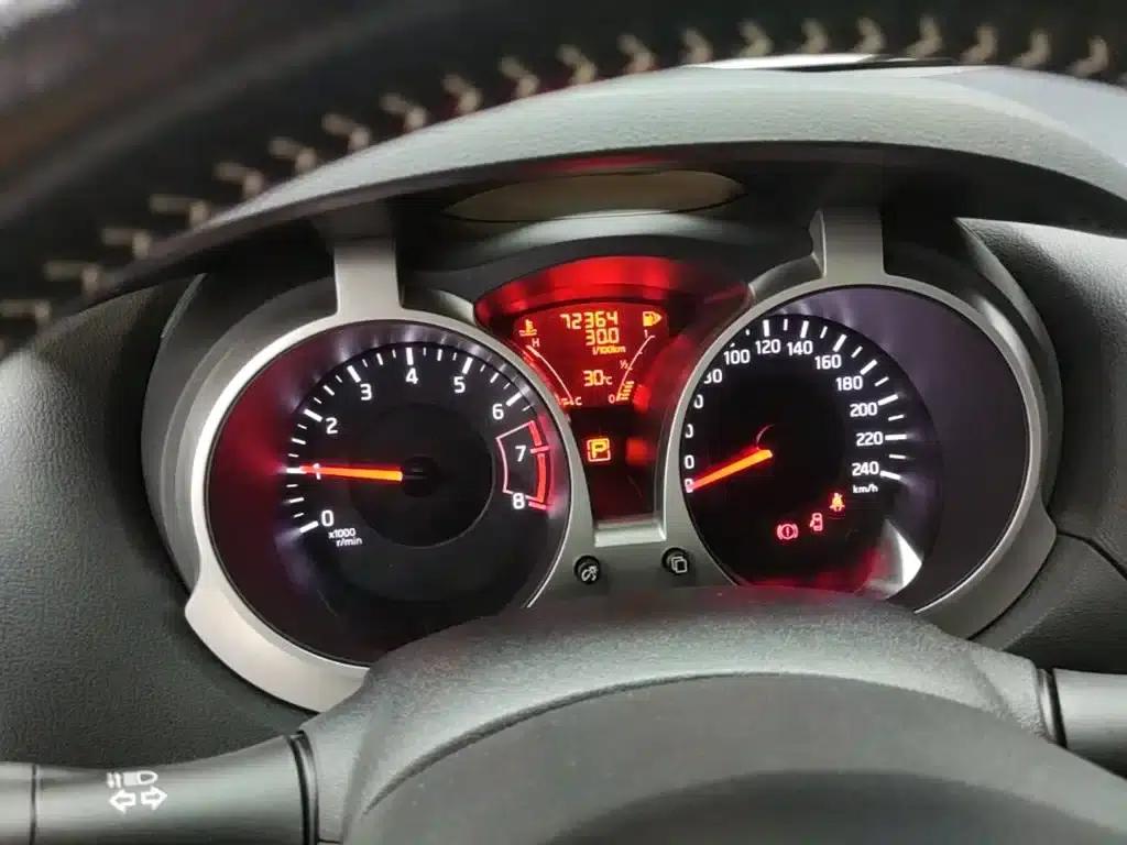 Infiniti ESQ 2014 1.6L Premium Edition — миниатюра 12