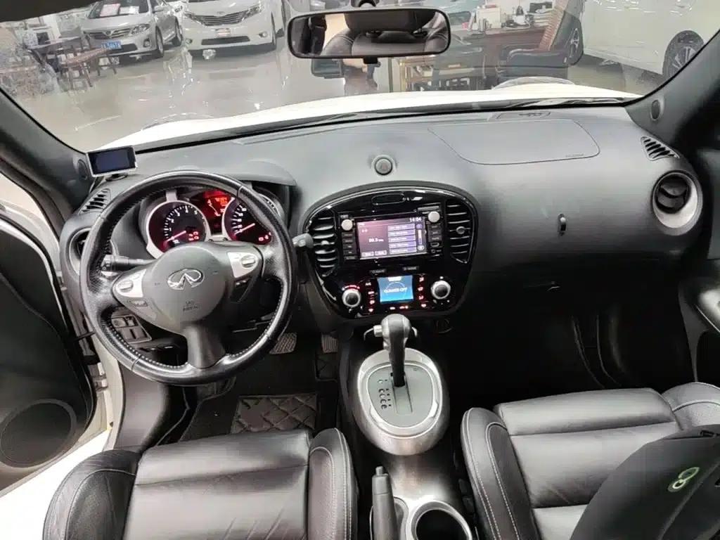 Infiniti ESQ 2014 1.6L Premium Edition — миниатюра 10