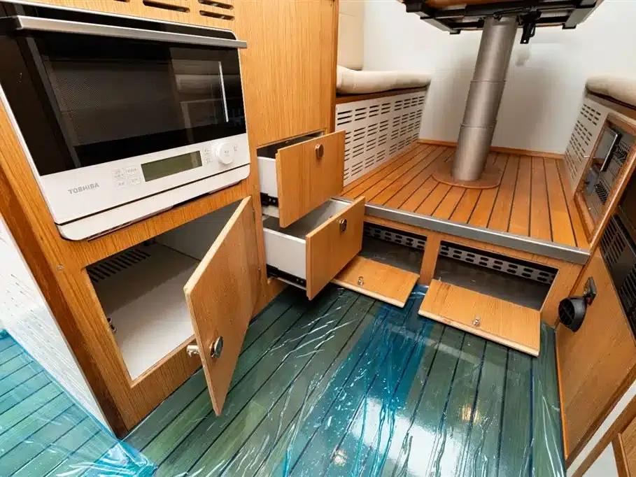 Iveco Daily Motorhome 2023 Model 3.0L Automatic — миниатюра 18