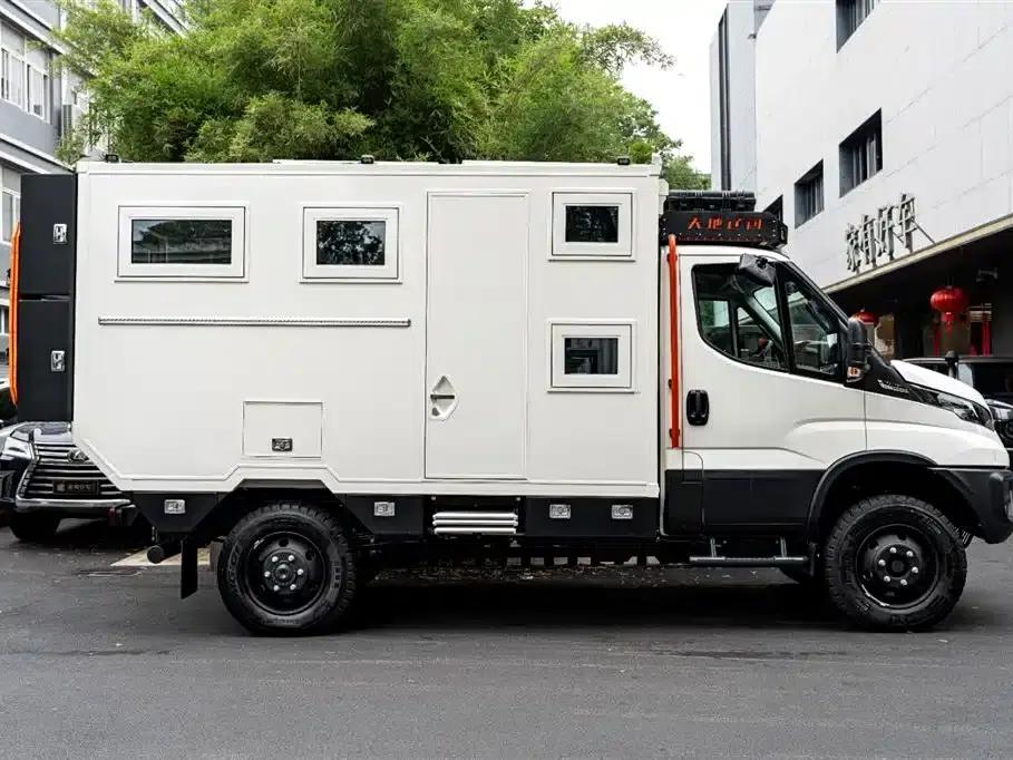 Iveco Daily Motorhome 2023 Model 3.0L Automatic — миниатюра 3