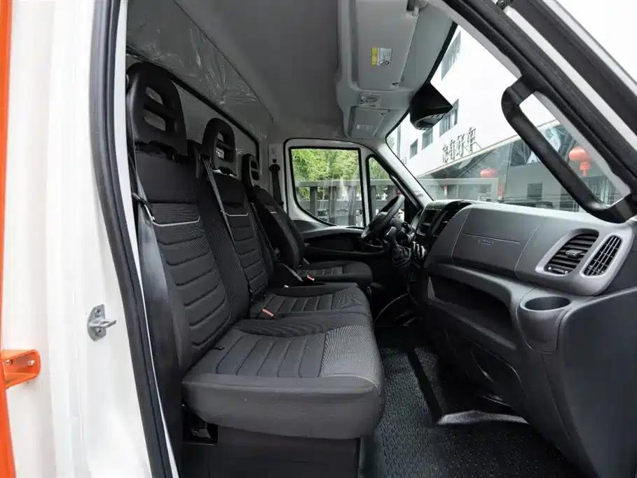 Iveco Daily Motorhome 2023 Model 3.0L Automatic — миниатюра 7