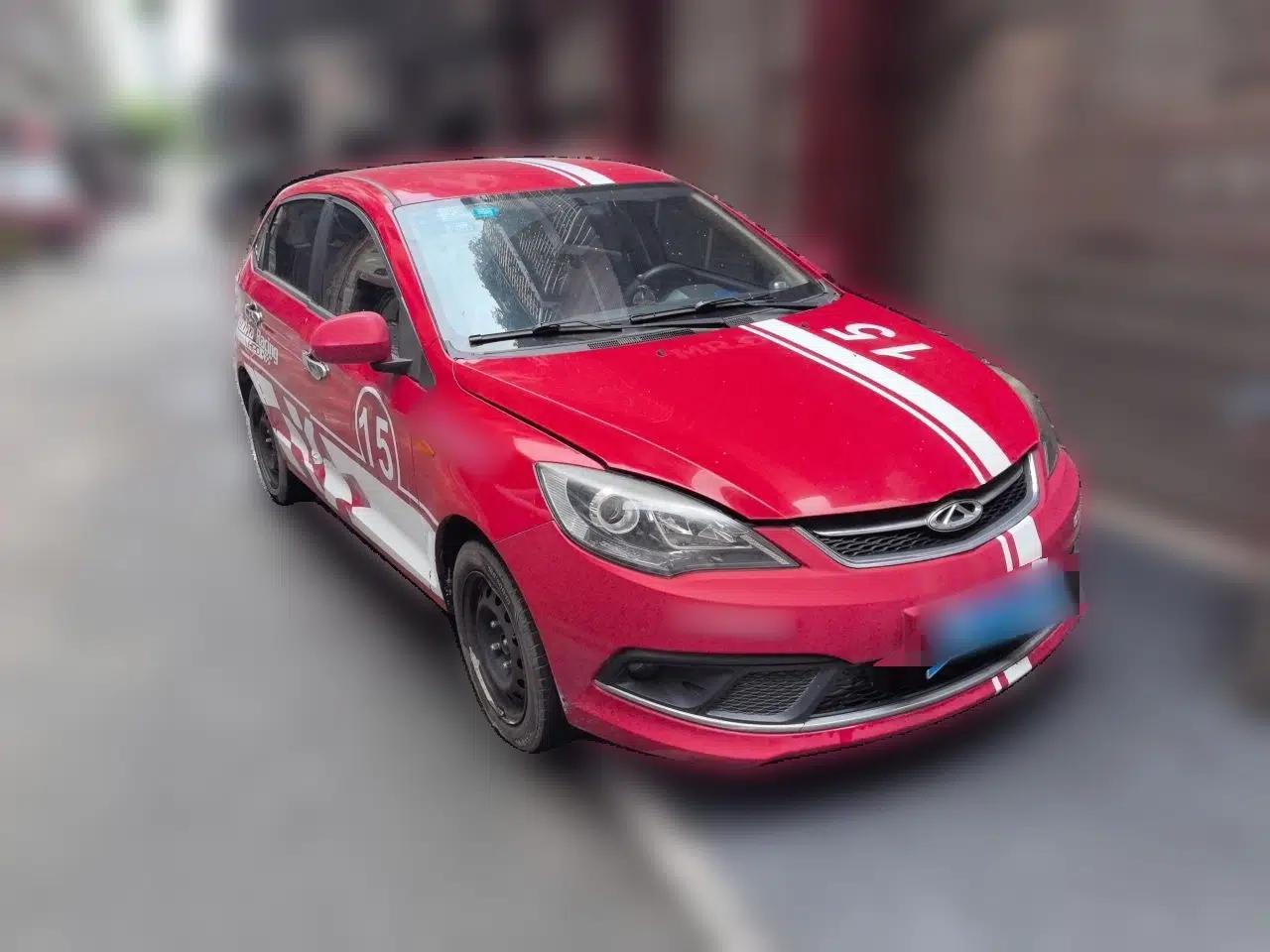 Chery Fengyun 2 2014 Hatchback 1.5L Manual New Youth Edition — миниатюра 3