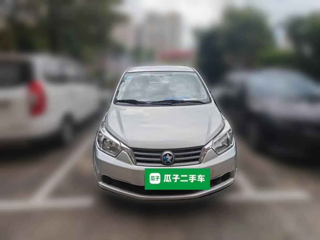 Venucia D50 2013 1.6L Automatic Fashion Edition — миниатюра 2