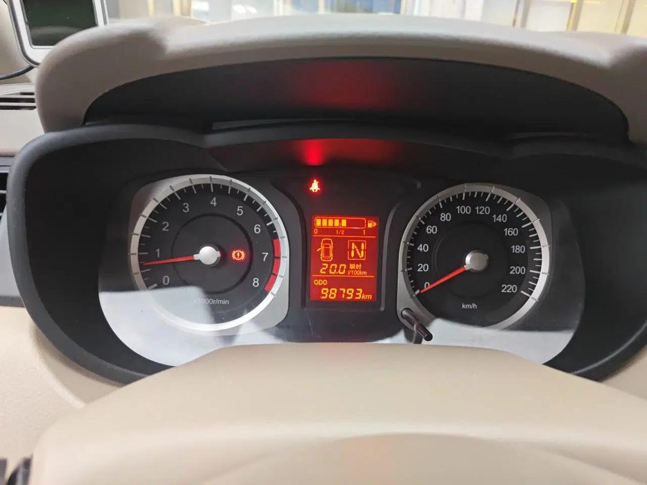 Venucia D50 2013 1.6L Automatic Fashion Edition — миниатюра 11