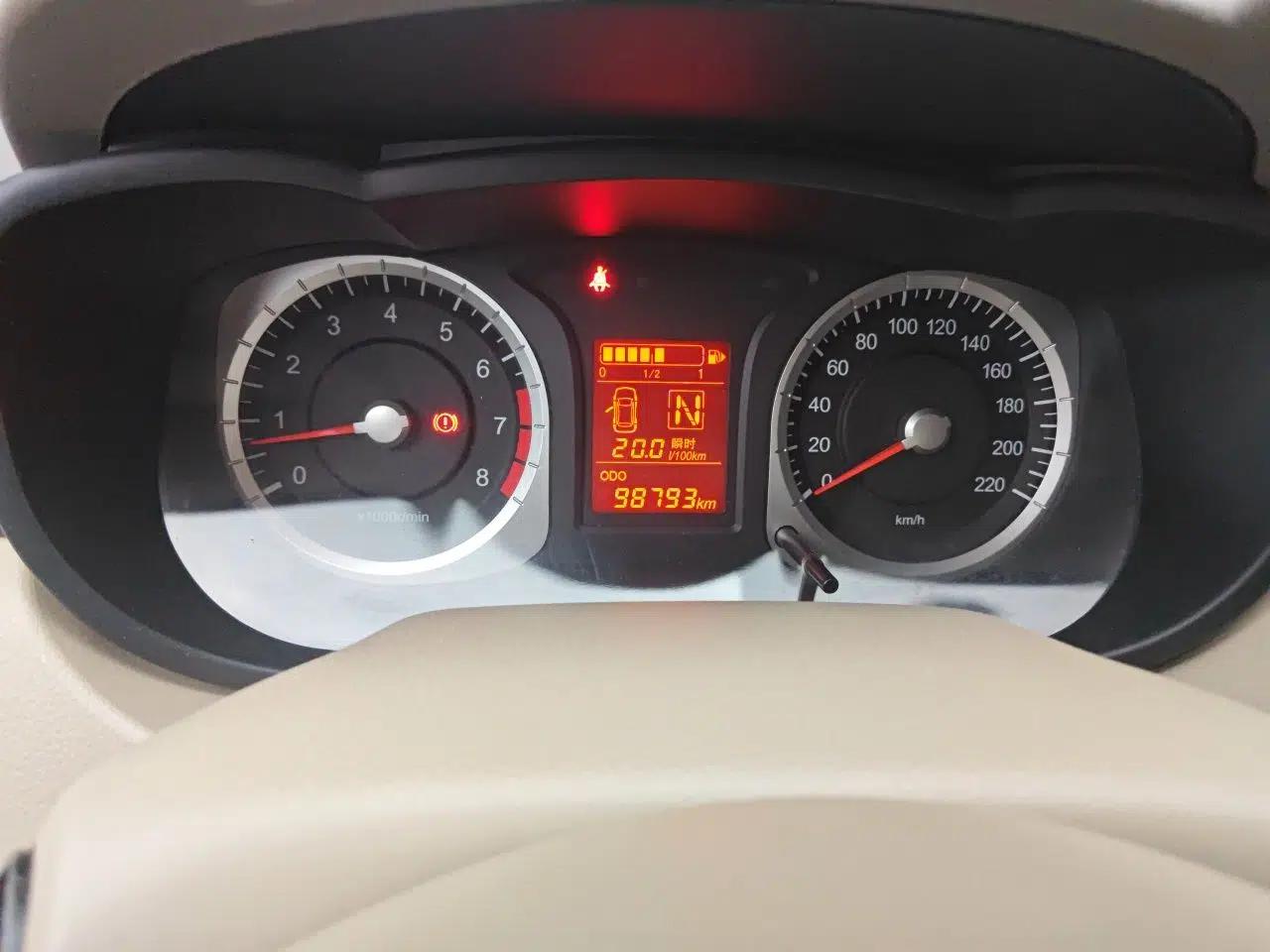 Venucia D50 2013 1.6L Automatic Fashion Edition — миниатюра 12