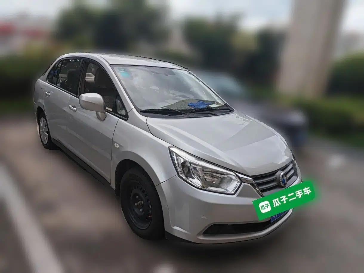 Venucia D50 2013 1.6L Automatic Fashion Edition — миниатюра 3