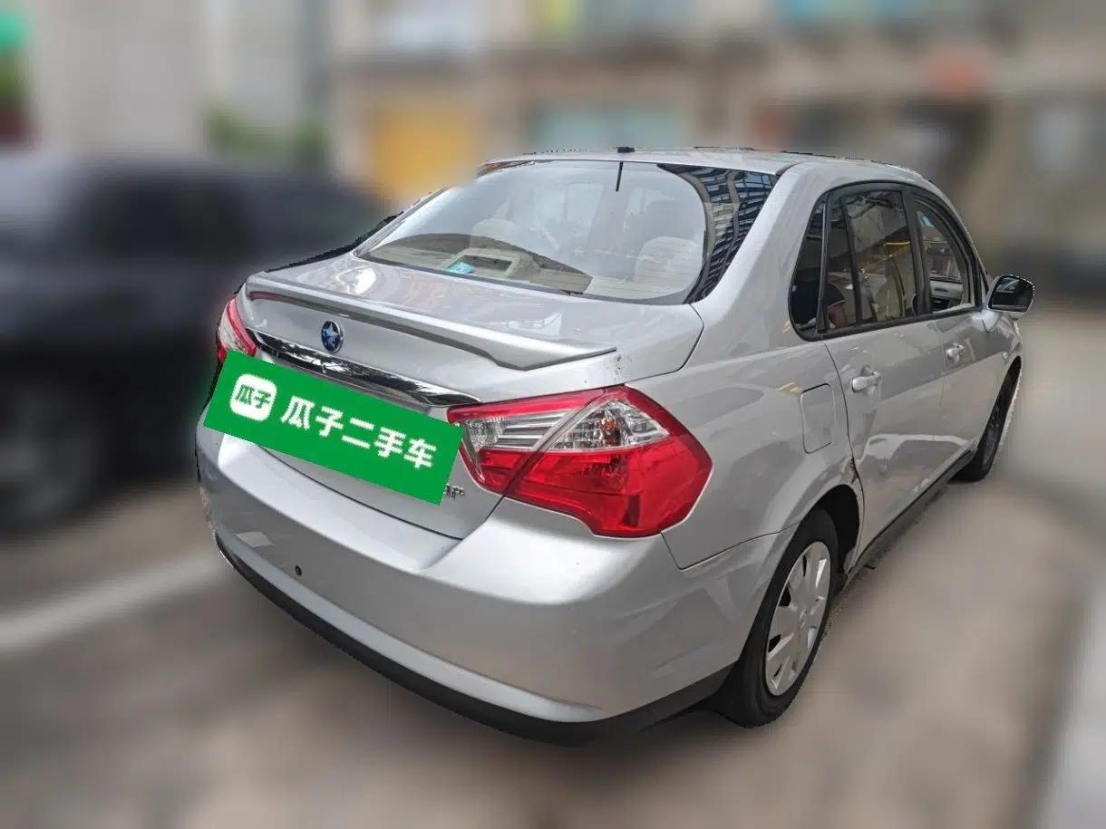Venucia D50 2013 1.6L Automatic Fashion Edition — миниатюра 6