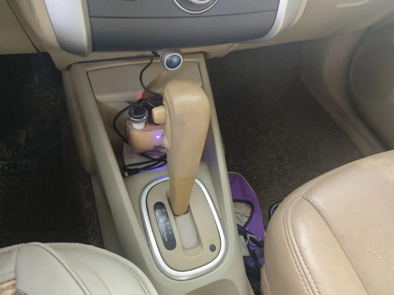 Venucia D50 2014 1.6L Automatic Splendid Edition — миниатюра 14