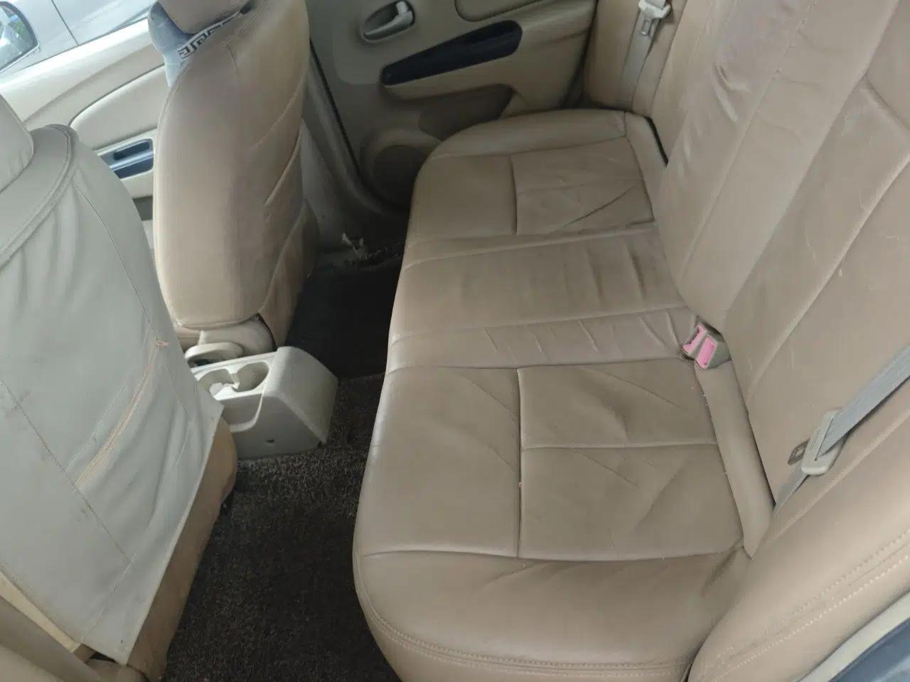 Venucia D50 2014 1.6L Automatic Splendid Edition — миниатюра 17