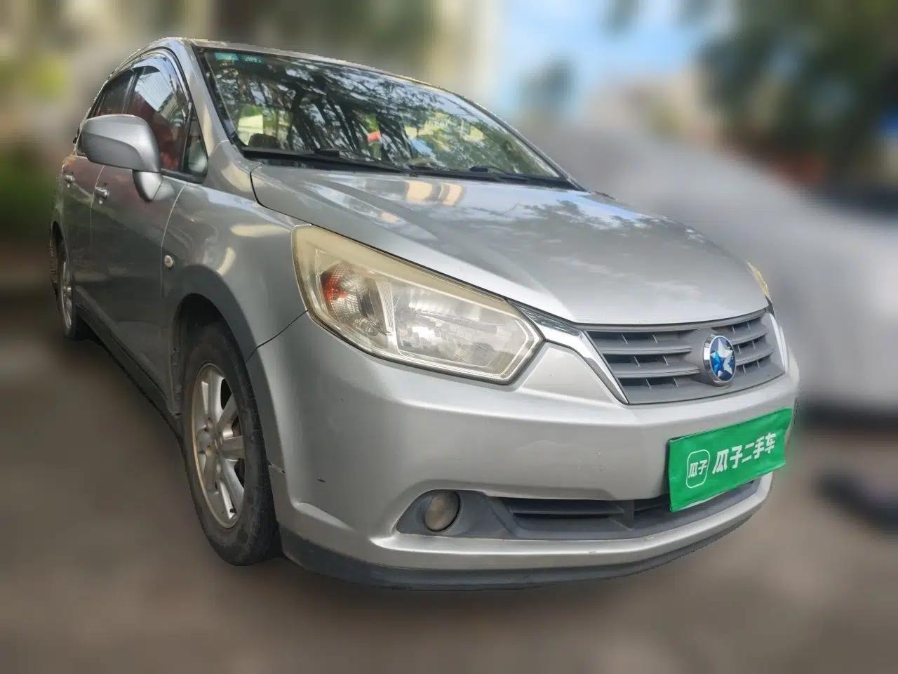 Venucia D50 2014 1.6L Automatic Splendid Edition — миниатюра 3