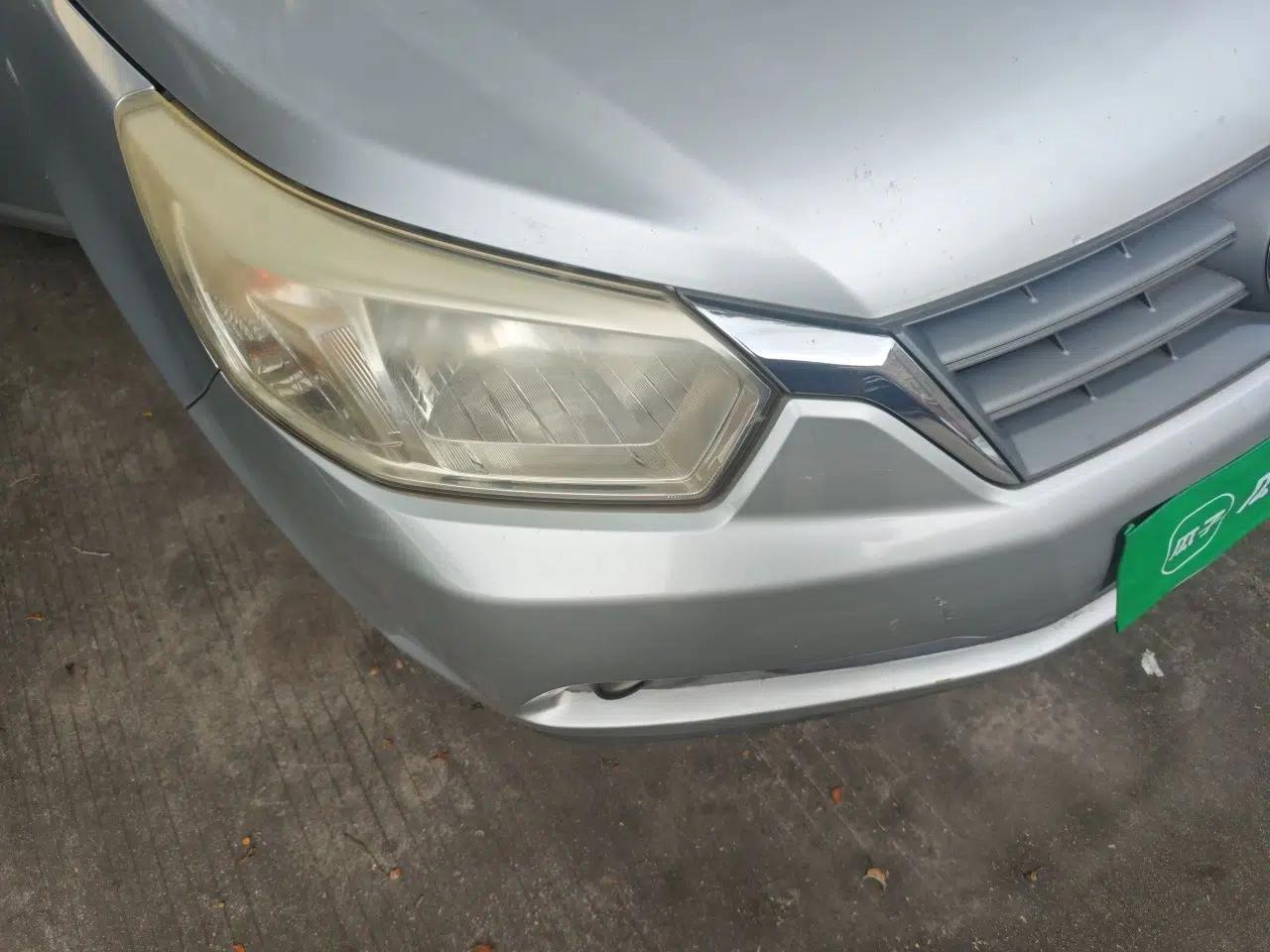 Venucia D50 2014 1.6L Automatic Splendid Edition — миниатюра 7
