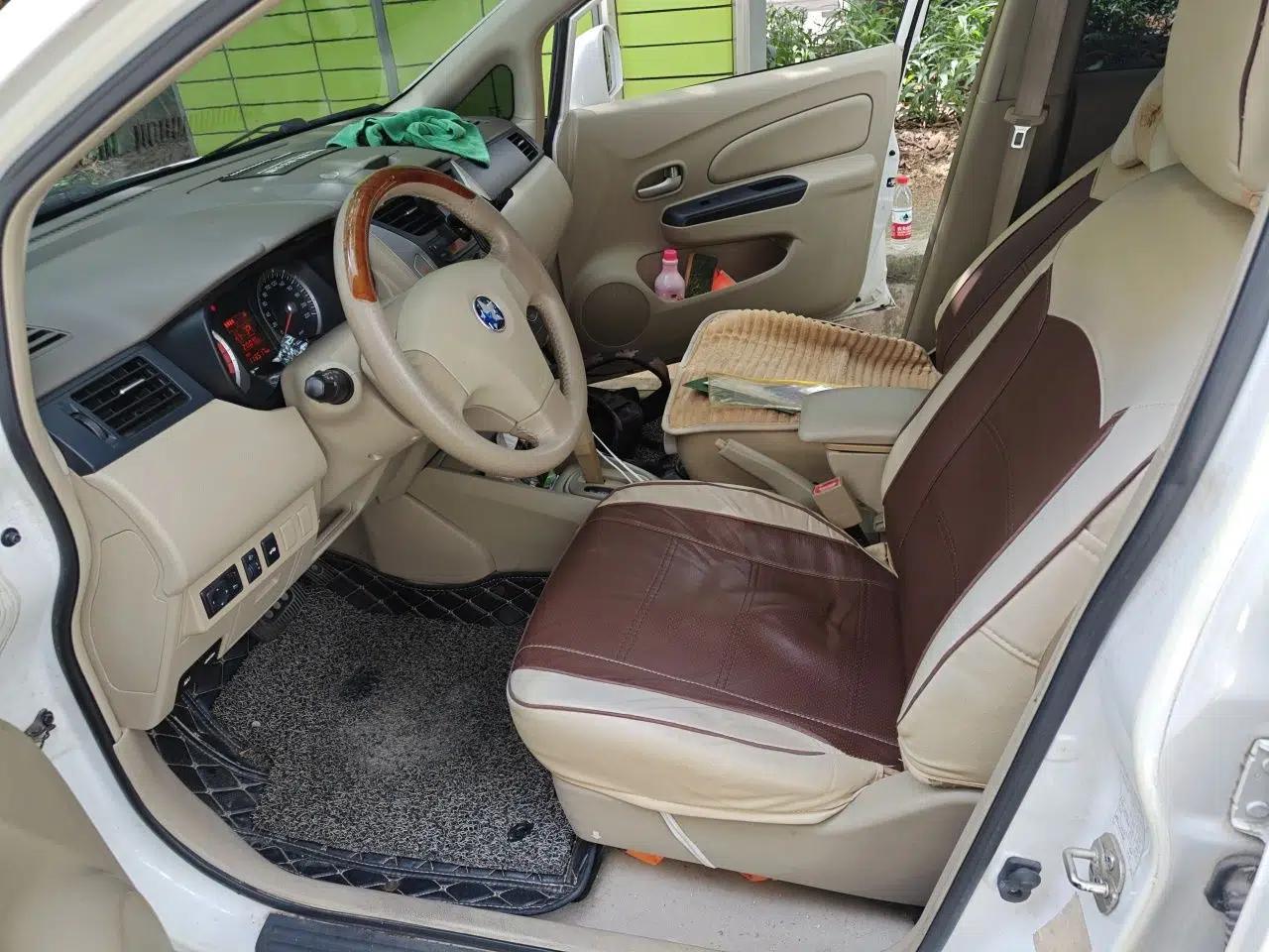Venucia D50 2013 1.6L Automatic Fashion Edition — миниатюра 16