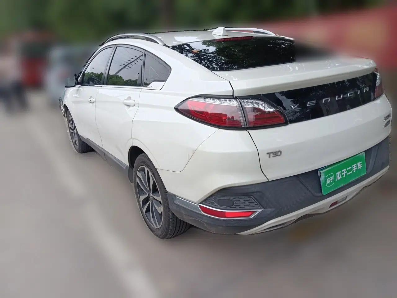 Venucia T90 2017 2.0L CVT Smart Edition — миниатюра 4