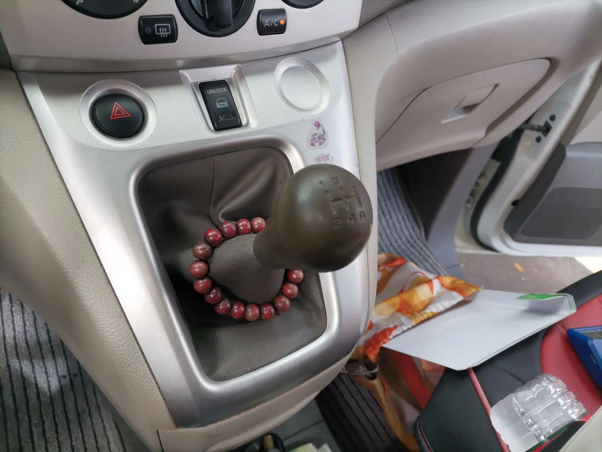 Nissan NV200 2014 1.6L Manual Luxury Model China V Standard — миниатюра 14