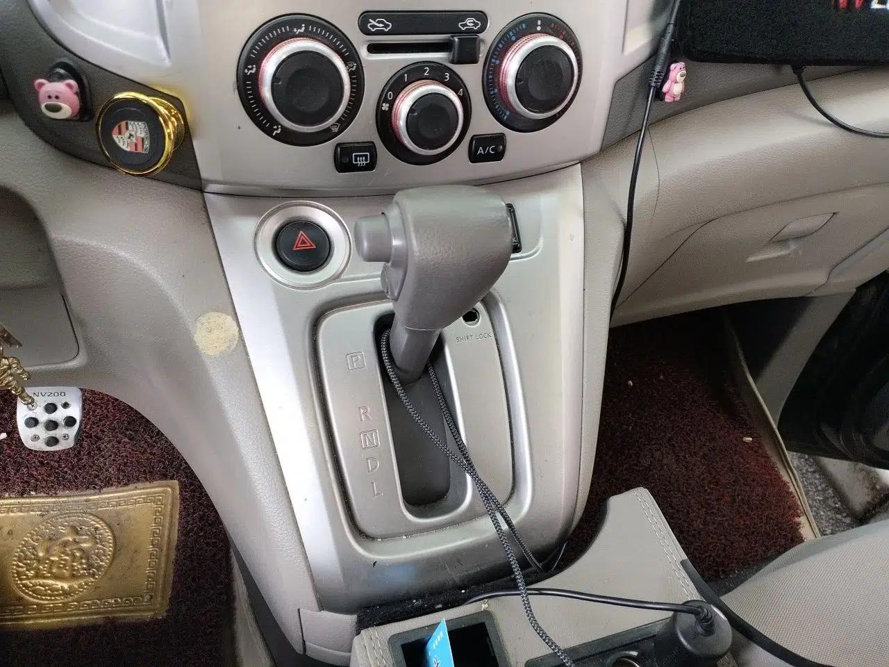 Nissan NV200 2016 1.6L CVT Luxury Model — миниатюра 14