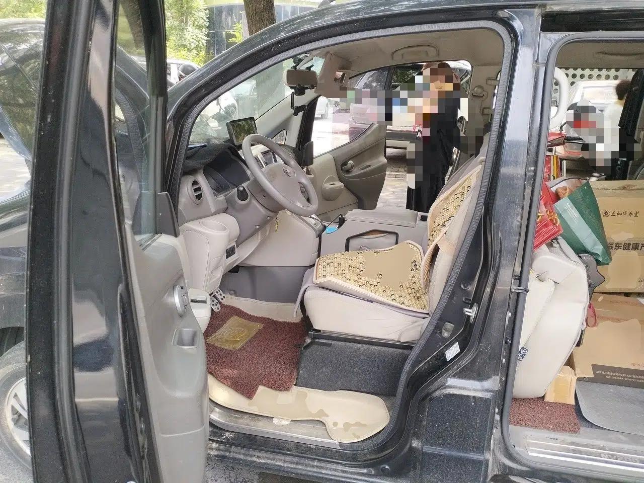 Nissan NV200 2016 1.6L CVT Luxury Model — миниатюра 16