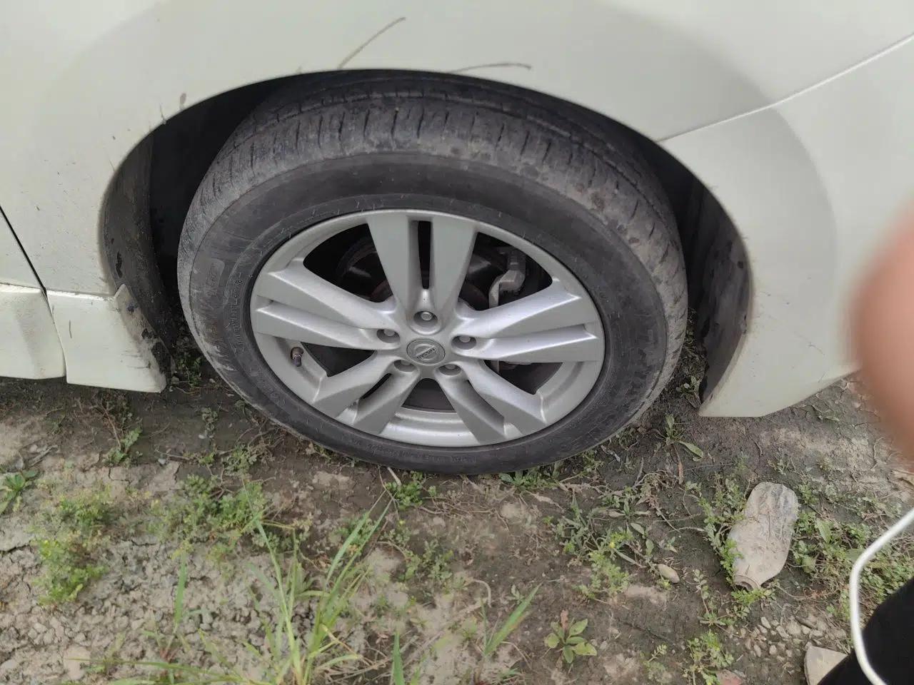 Nissan Quest 2015 3.5L SL — миниатюра 8