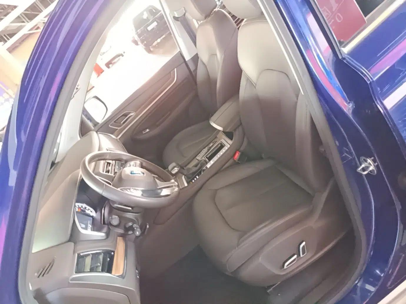 Roewe RX8 2018 30T Smart Connectivity Two-Wheel Drive Flagship Edition — миниатюра 17