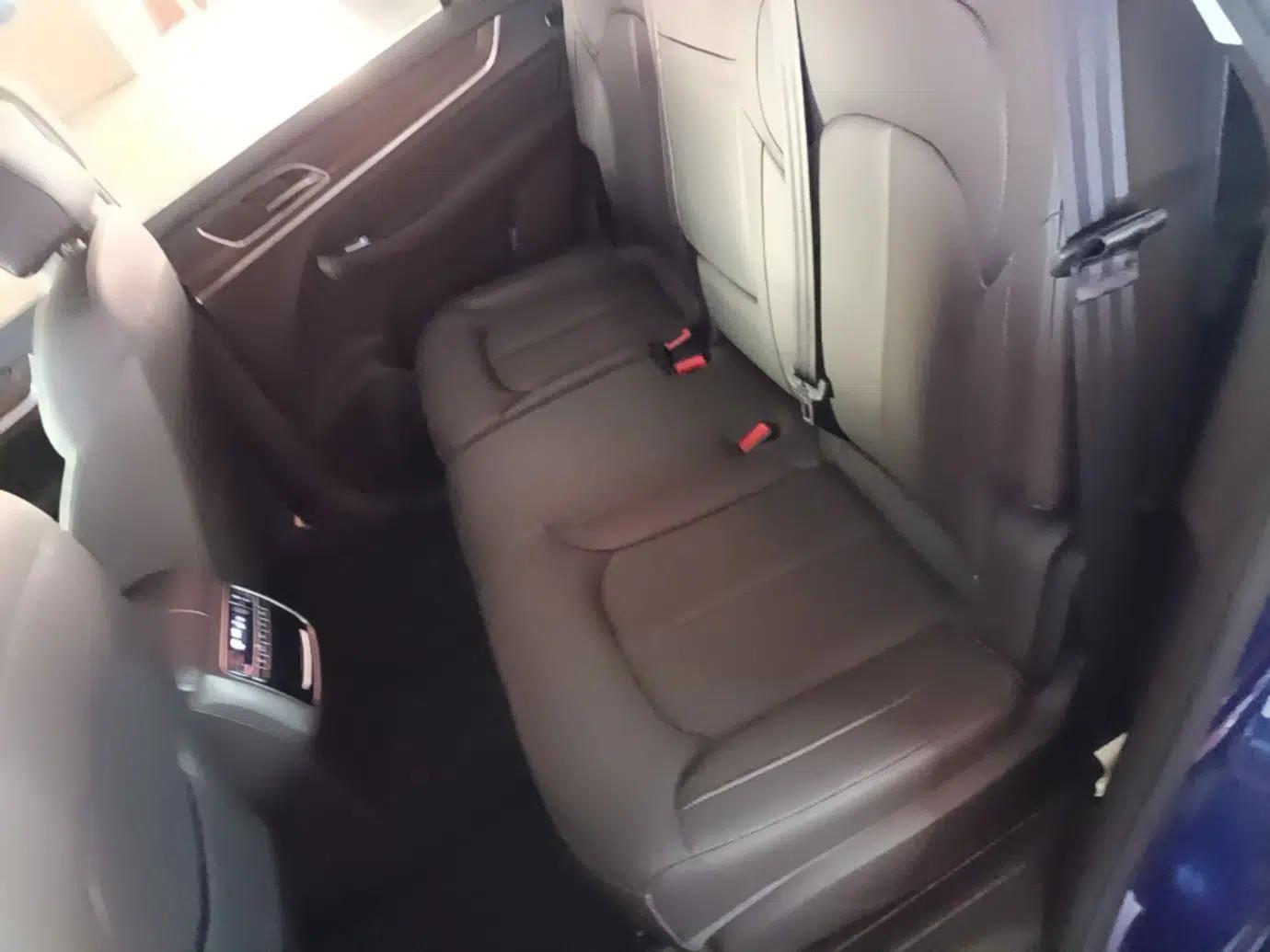 Roewe RX8 2018 30T Smart Connectivity Two-Wheel Drive Flagship Edition — миниатюра 20