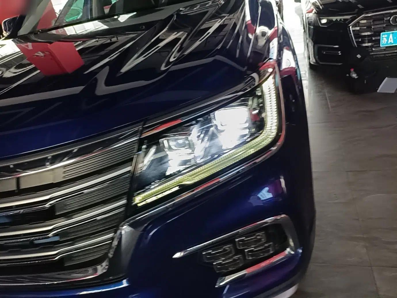 Roewe RX8 2018 30T Smart Connectivity Two-Wheel Drive Flagship Edition — миниатюра 8