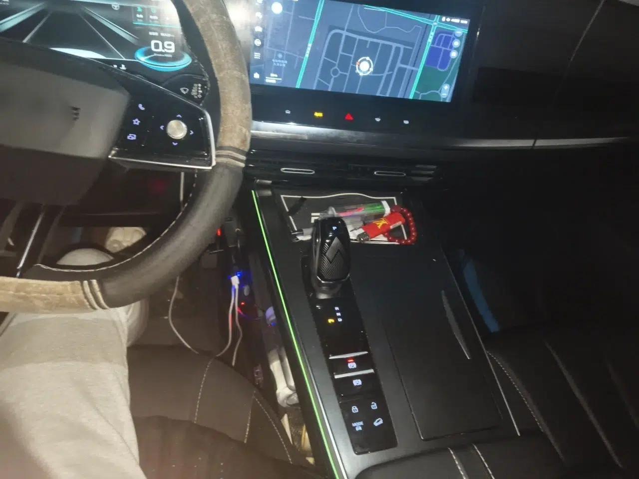 Roewe RX5 MAX 2022 1.5T Automatic Zhiwei Prestige Edition — миниатюра 11