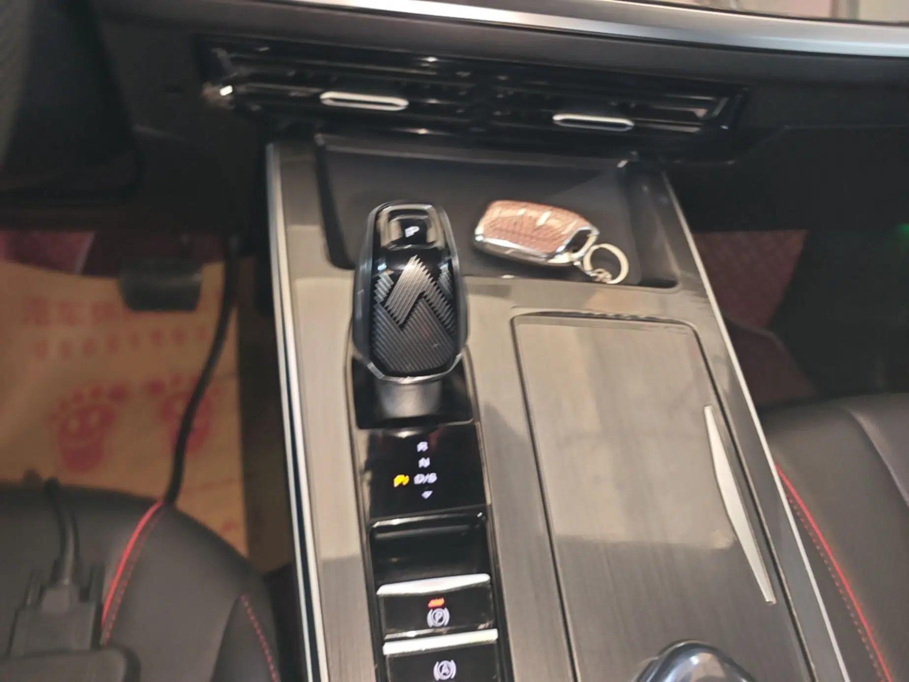 Roewe RX5 MAX 2022 2.0T Automatic Youwei Supreme Edition — миниатюра 16