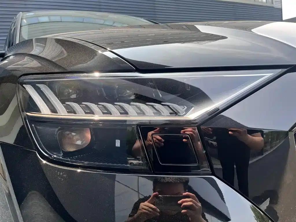 2022 Audi RS Q8 4.0T — миниатюра 17